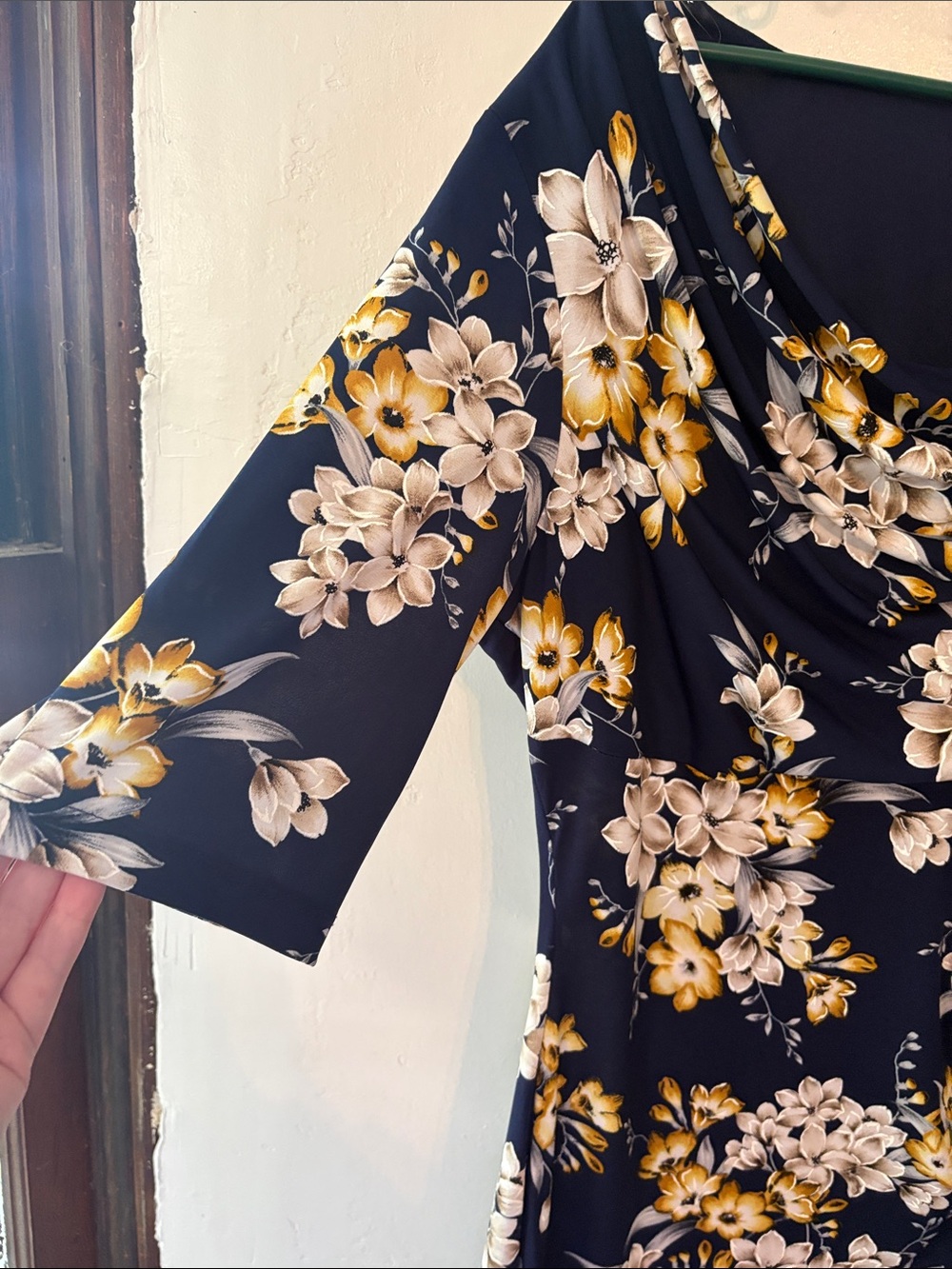 connected apparel Navy Floral Midi Dress with Yellow & White Blooms Size 14 - Picture 4 of 9